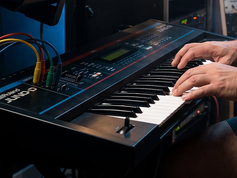 Der Juno-D, direkt vor dem Platz